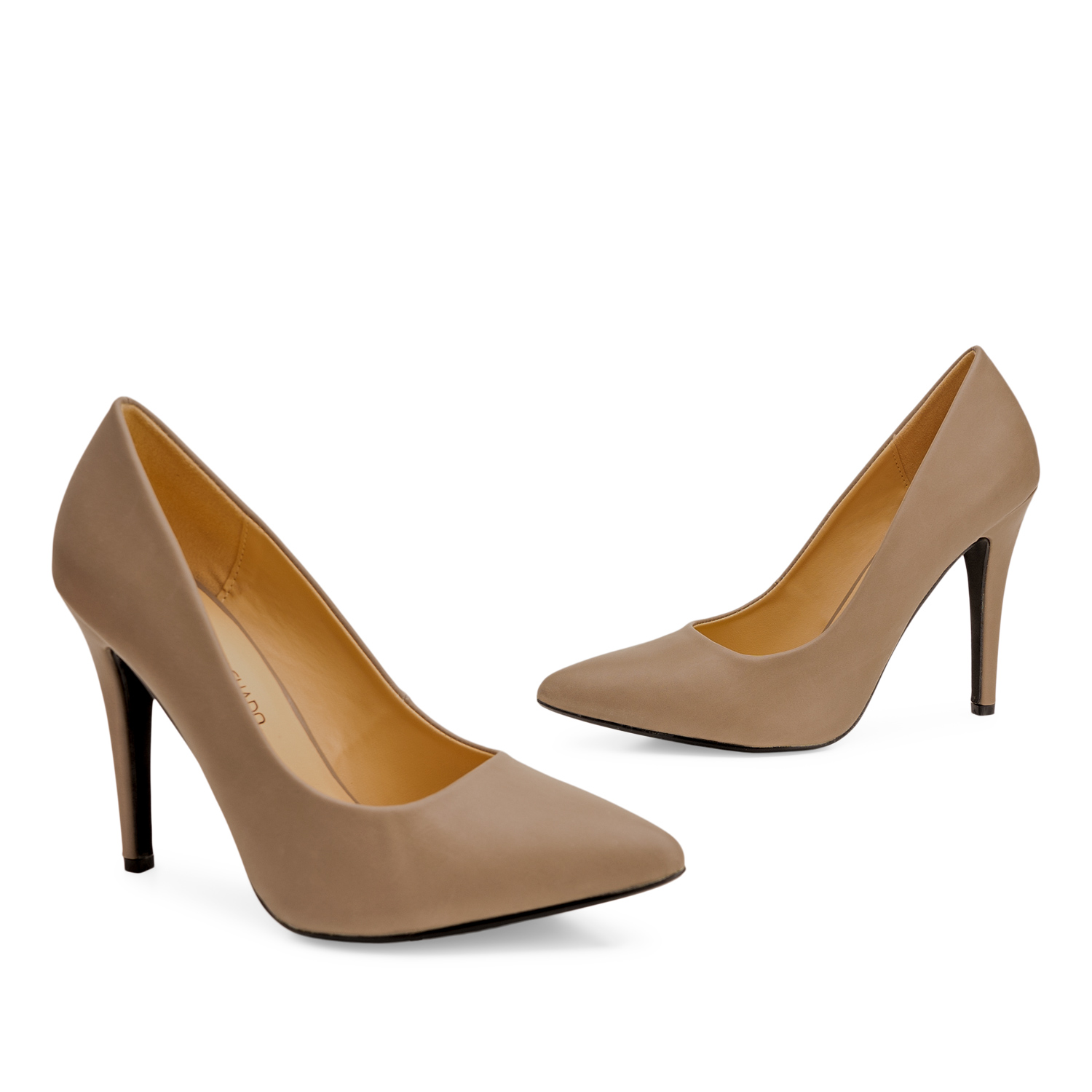 Heeled shoes in light brown faux leather 