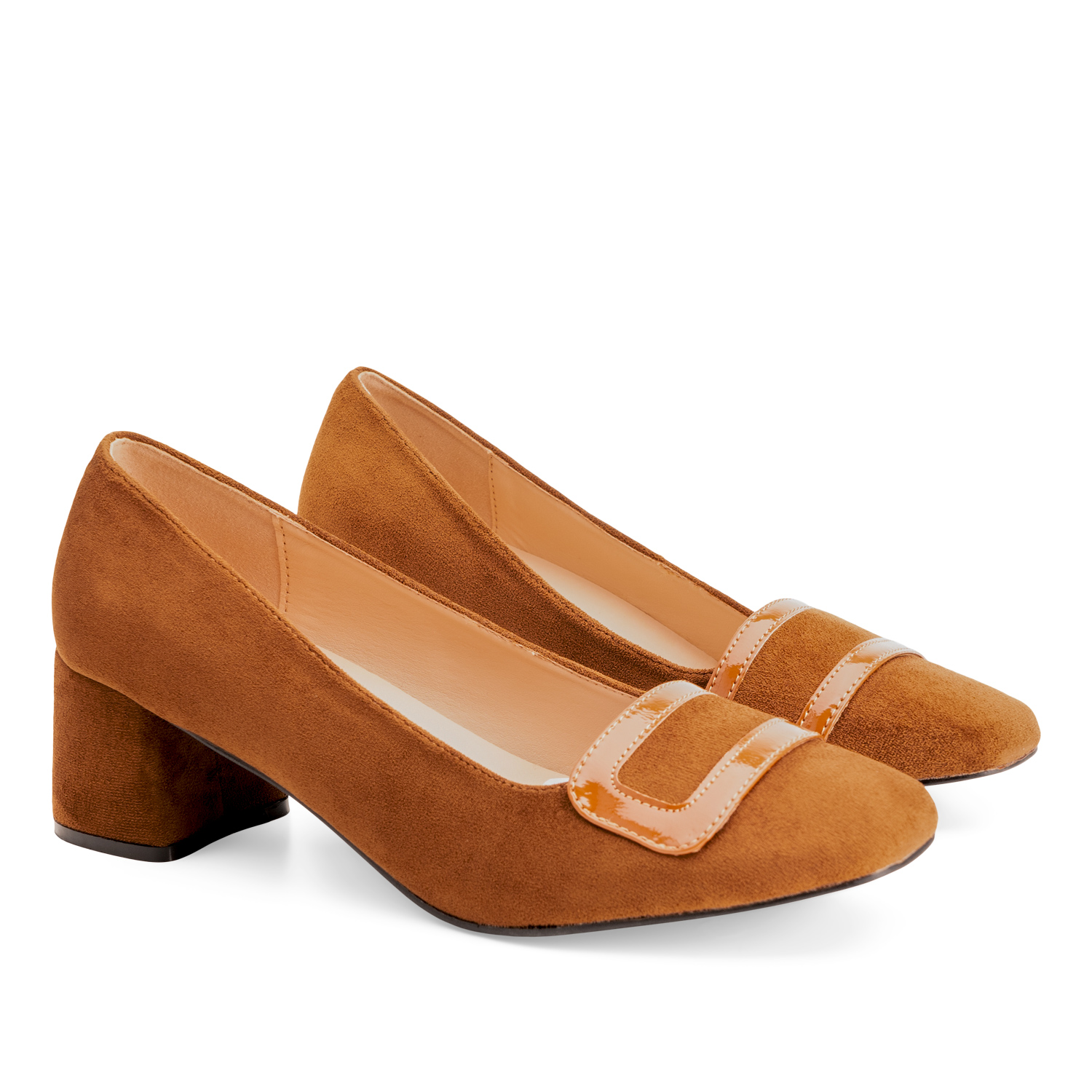 Heeled shoes in camel colored faux suede 