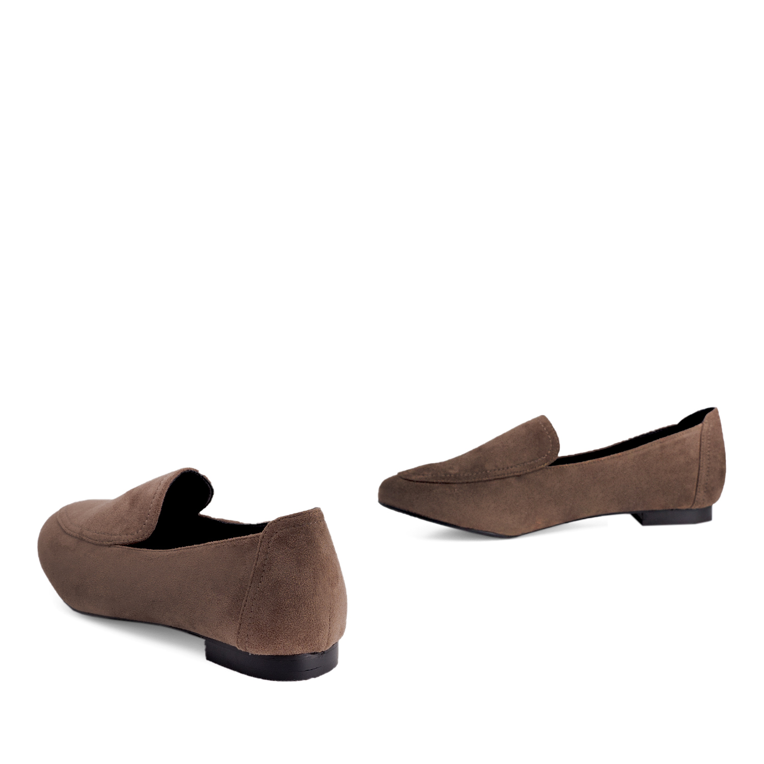Moccasins in light brown faux suede 