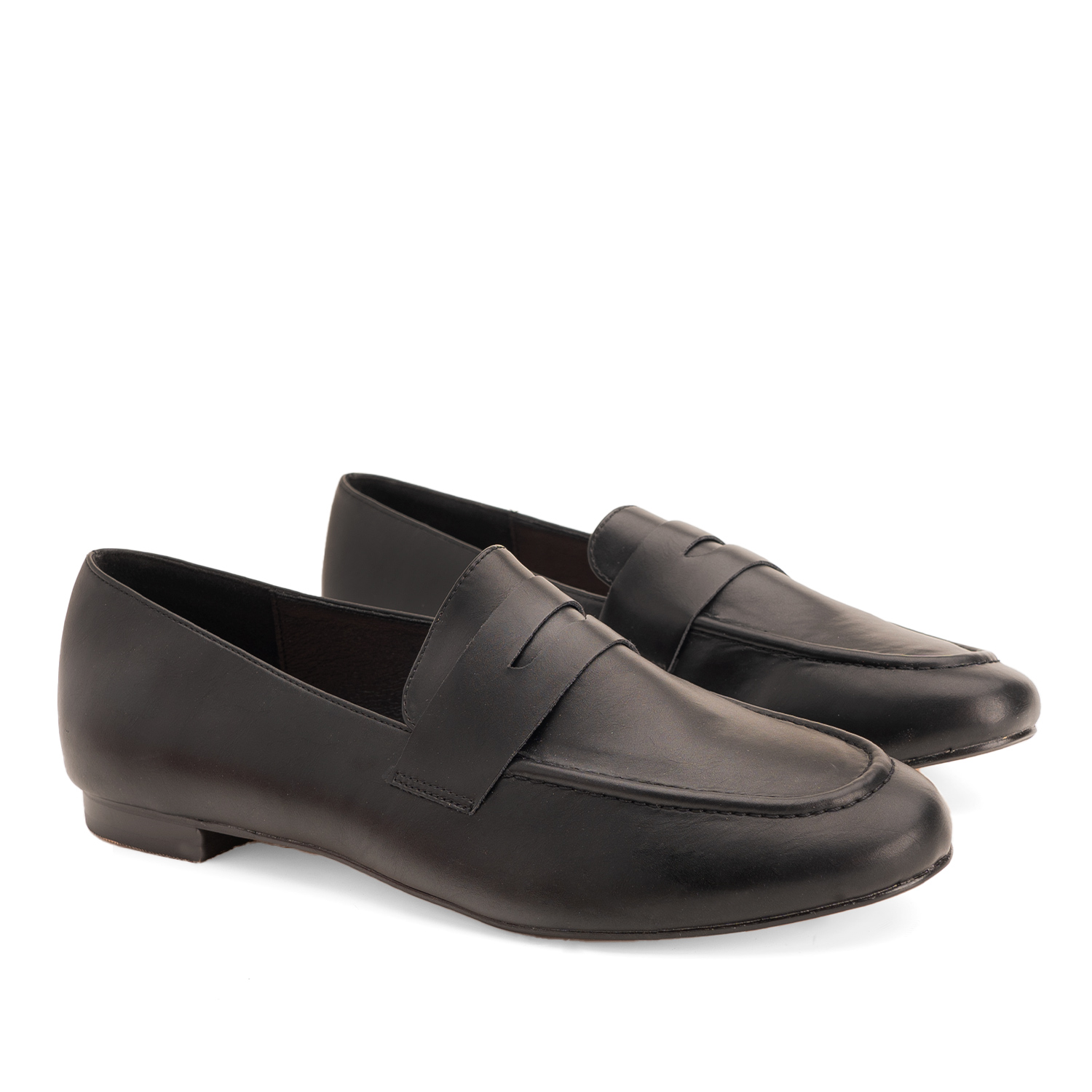 Penny loafer in black faux leather 