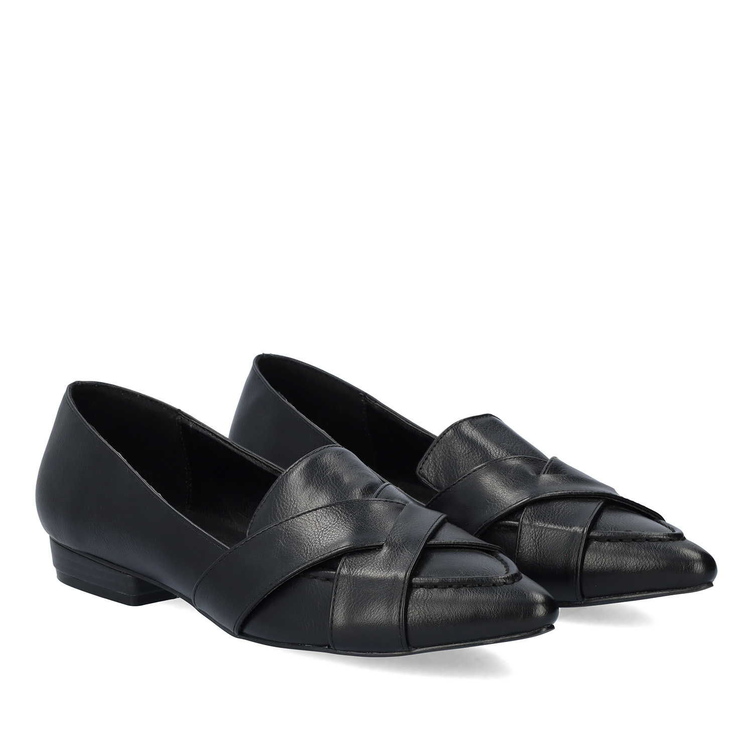 Pointed toe loafers in black faux leather 