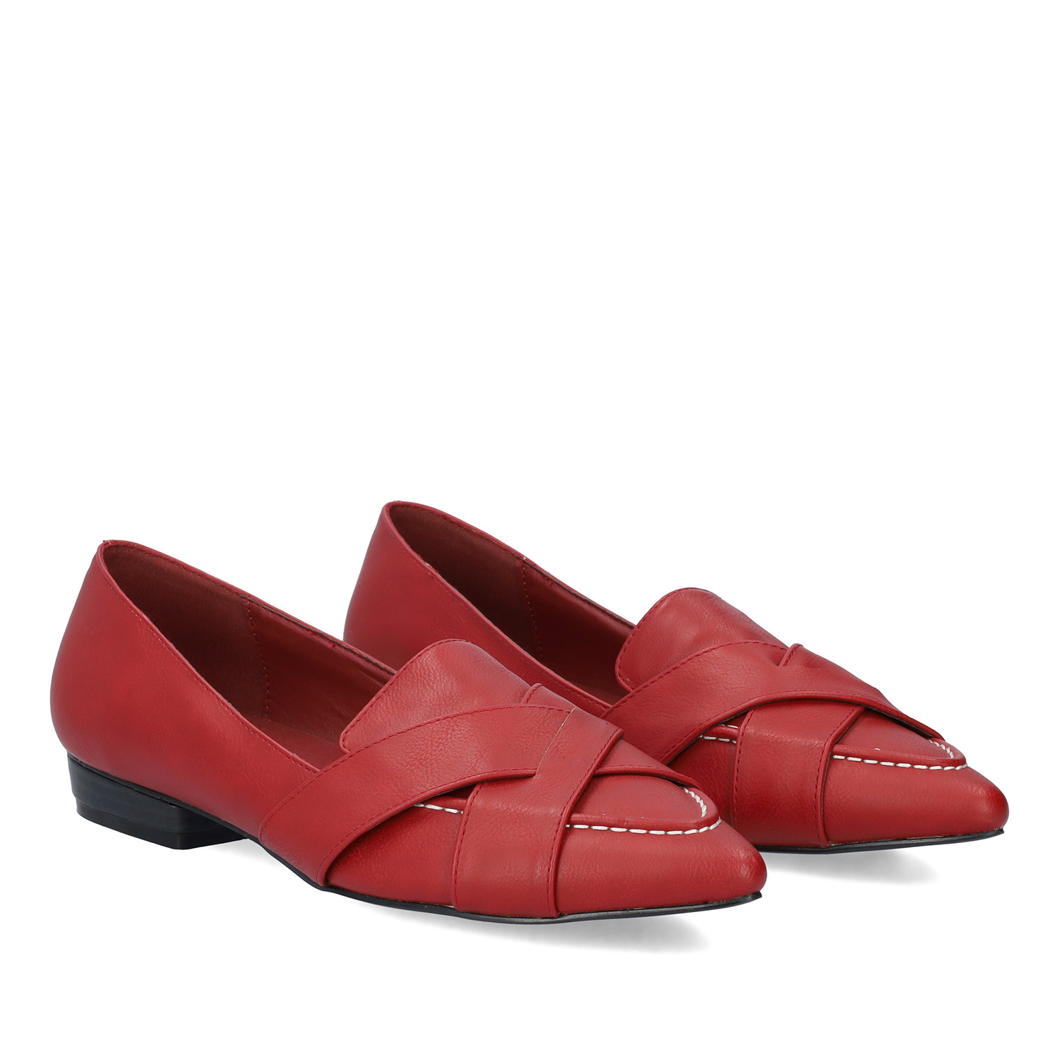Pointed toe loafers in red faux leather 