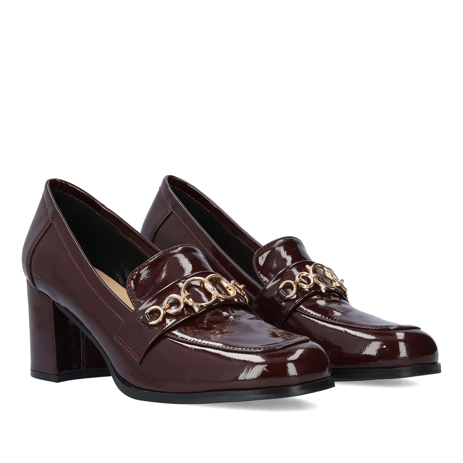 Heeled moccasins in burgundy patent 