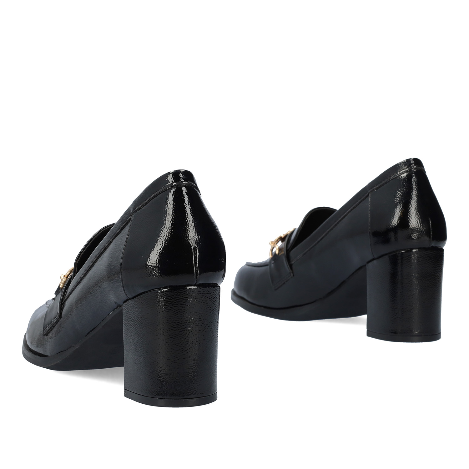 Heeled moccasins in black patent 