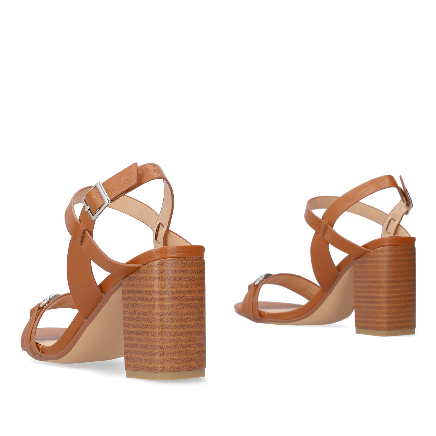 Squared heel sandal in soft brown 