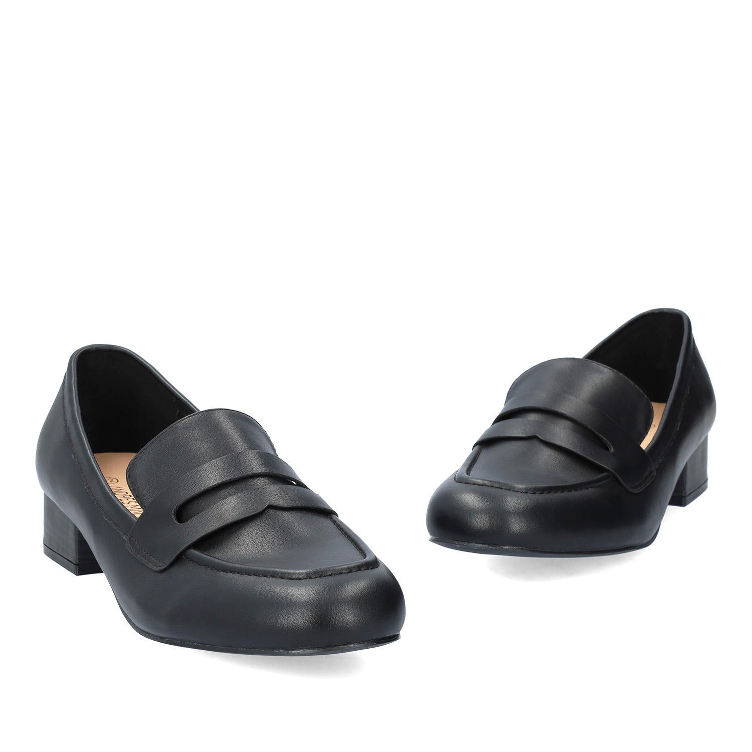 Heeled loafer in soft black faux leather 