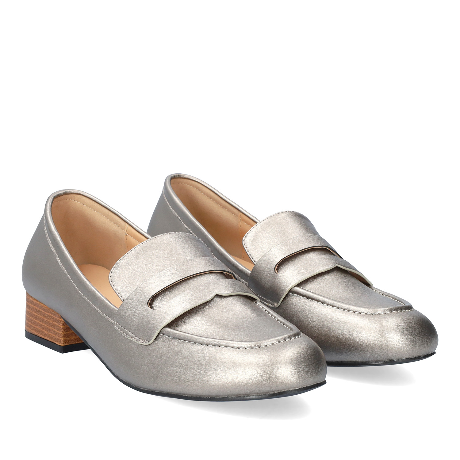 Heeled loafer in soft old silver faux leather 