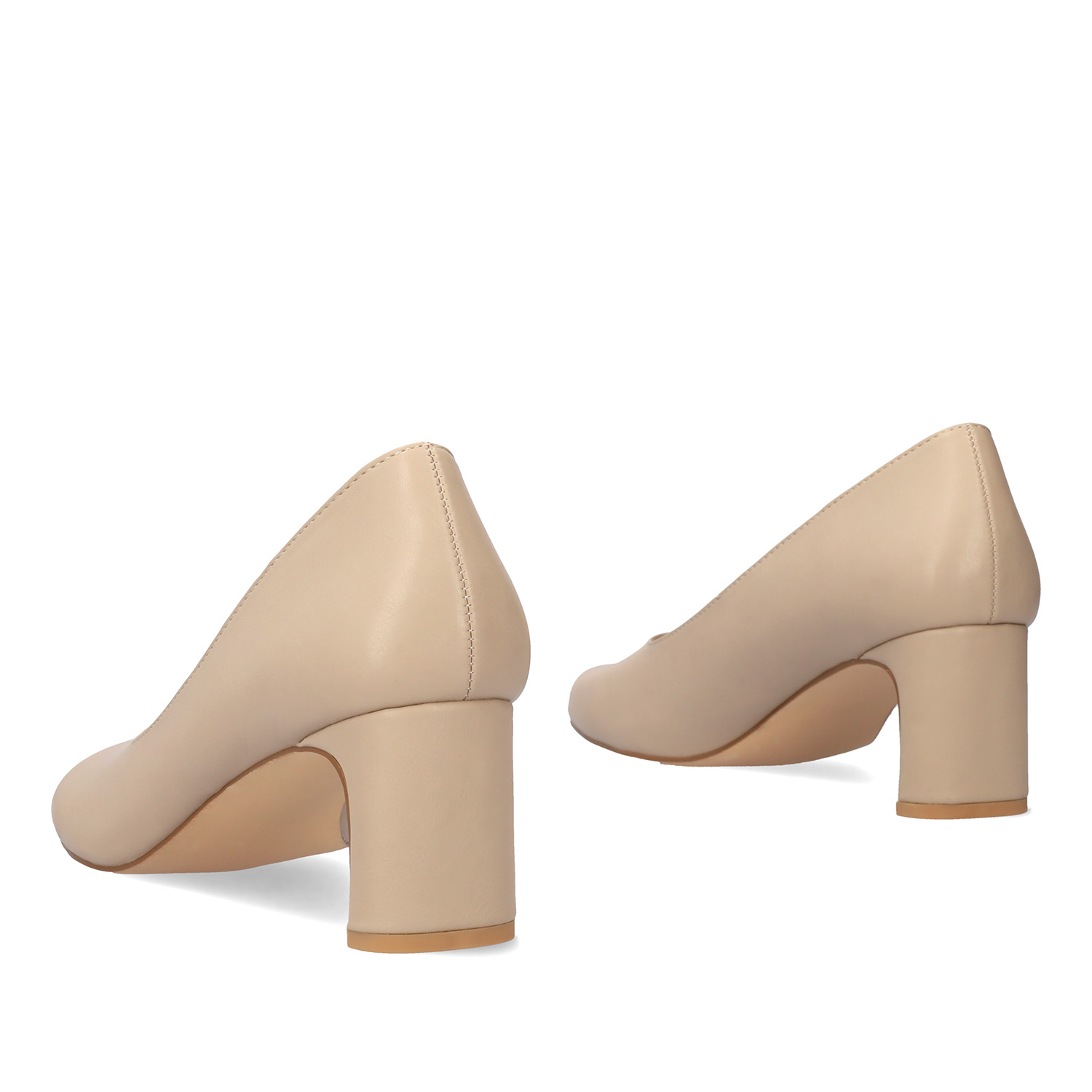 Heeled pumps in soft beige faux leather 