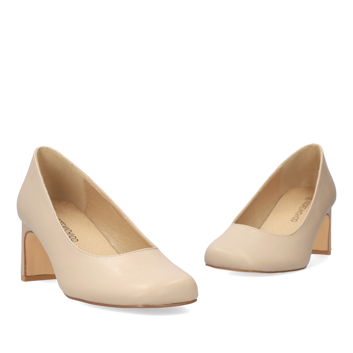 Heeled pumps in soft beige faux leather 