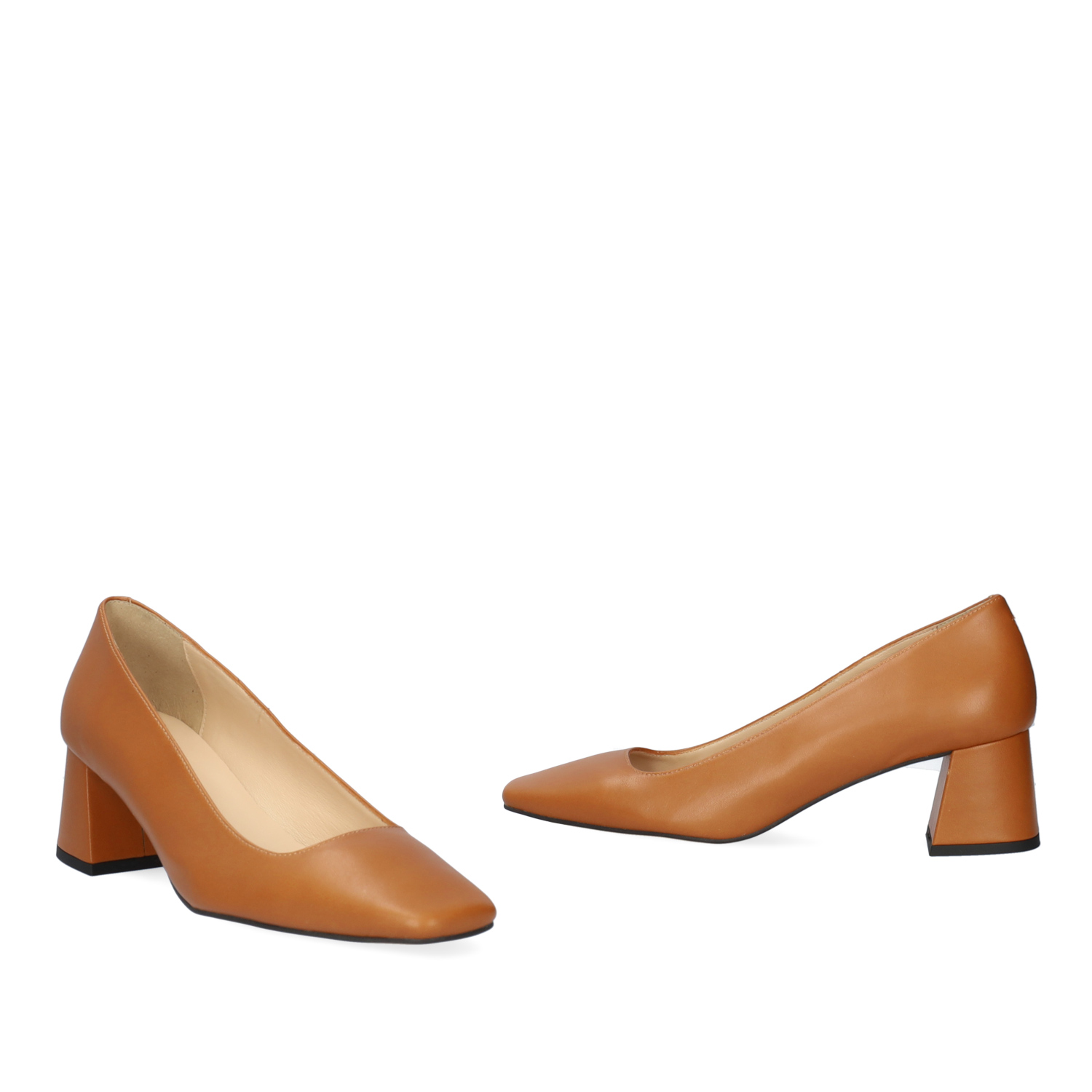 Heeled shoe in brown leather 