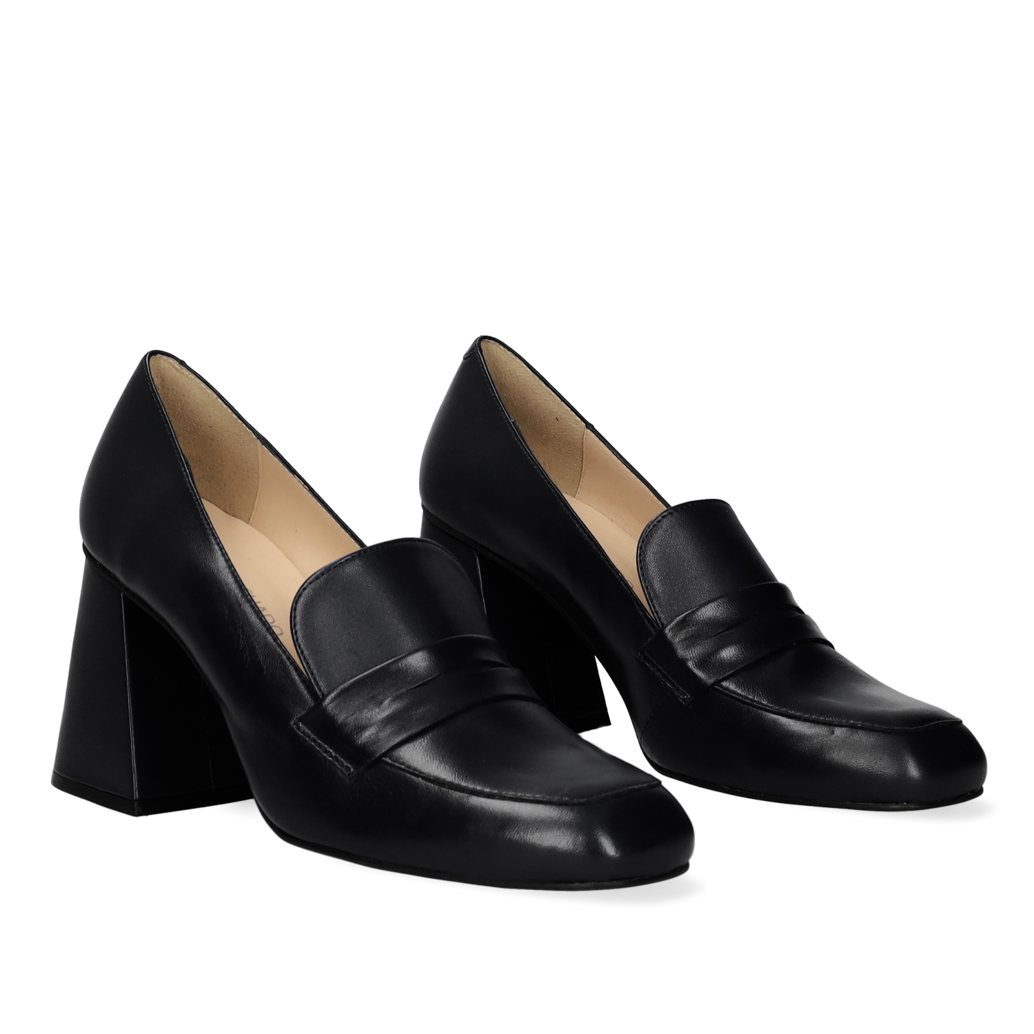 Heeled loafers in black leather 