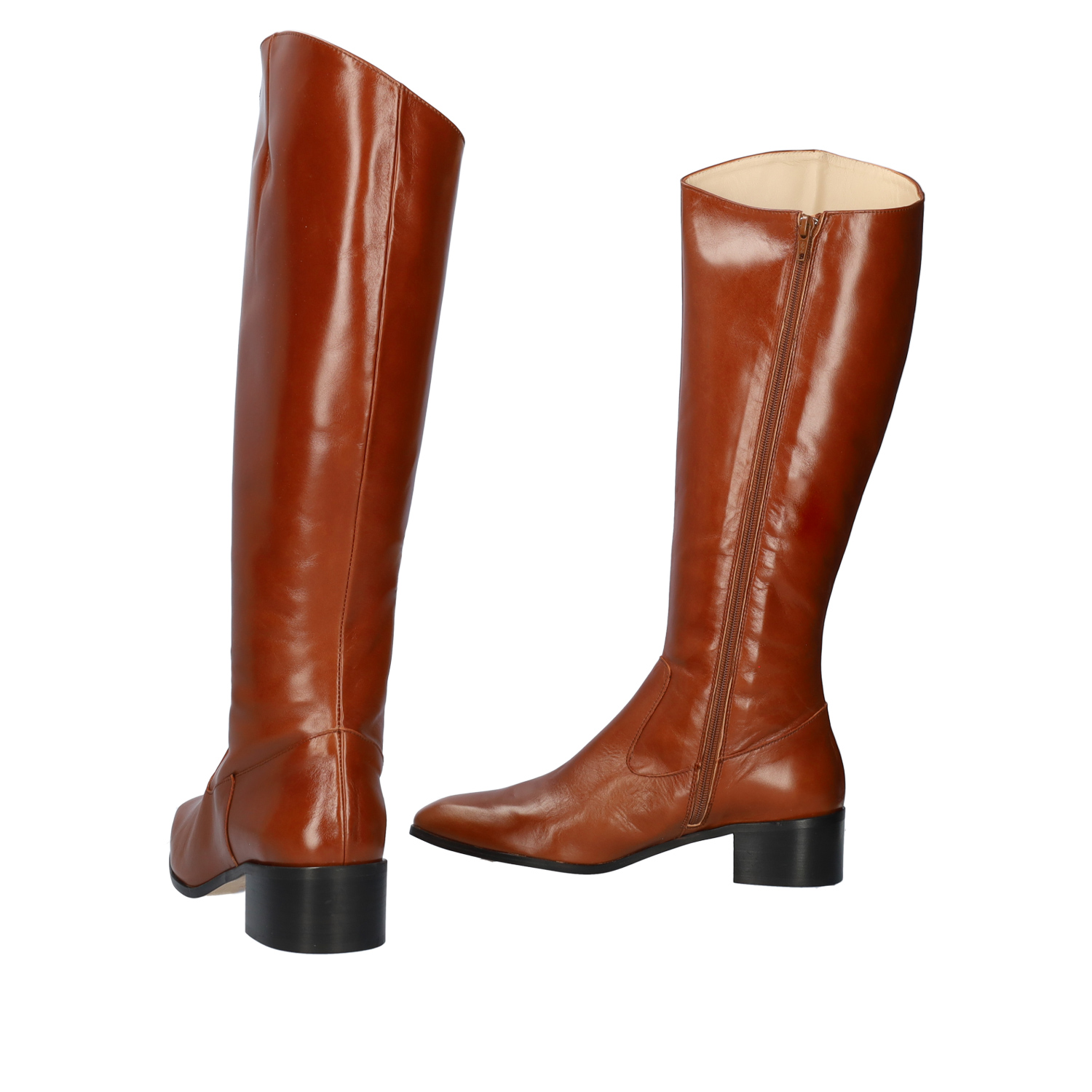 Knee-high boots in brown leather 