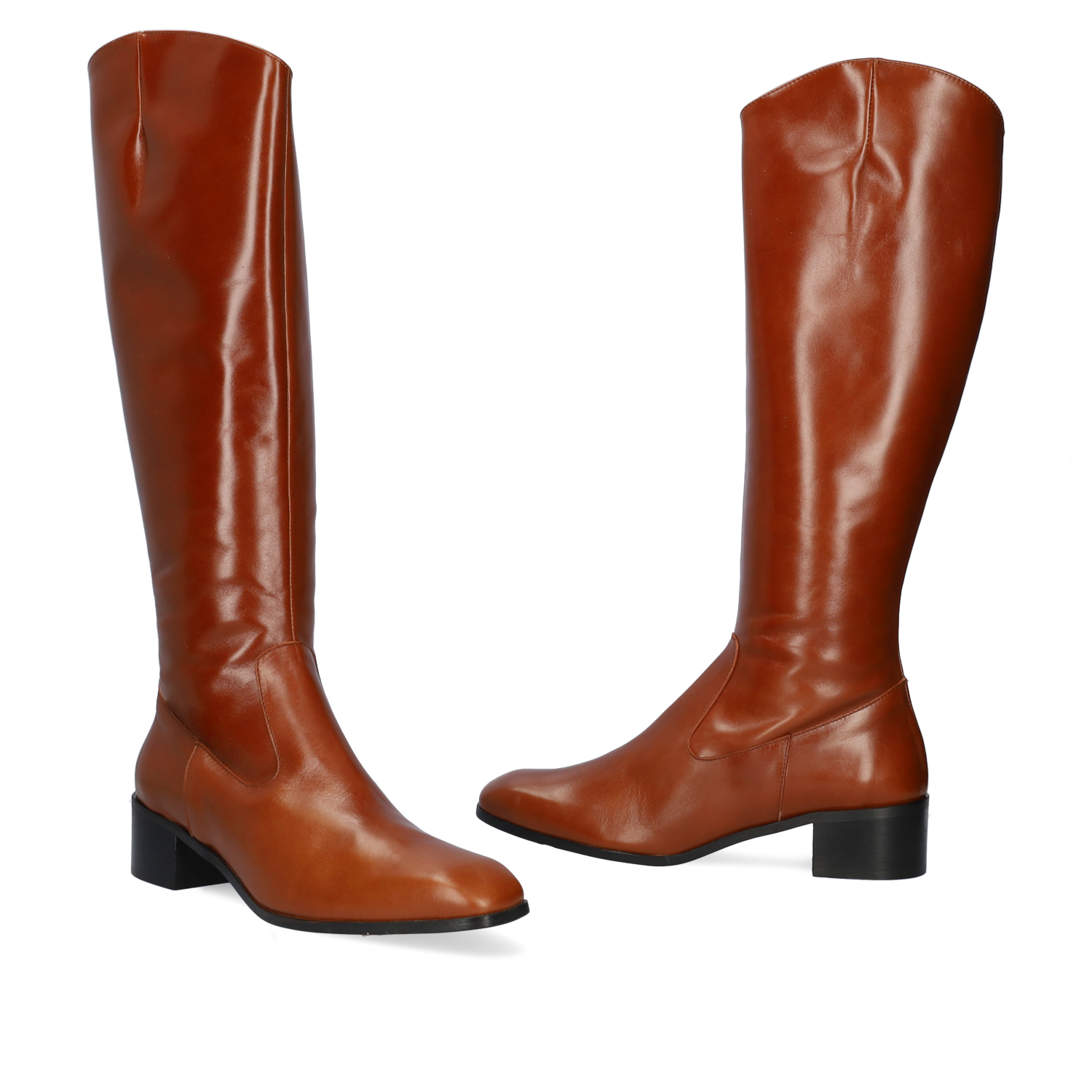 Knee-high boots in brown leather 