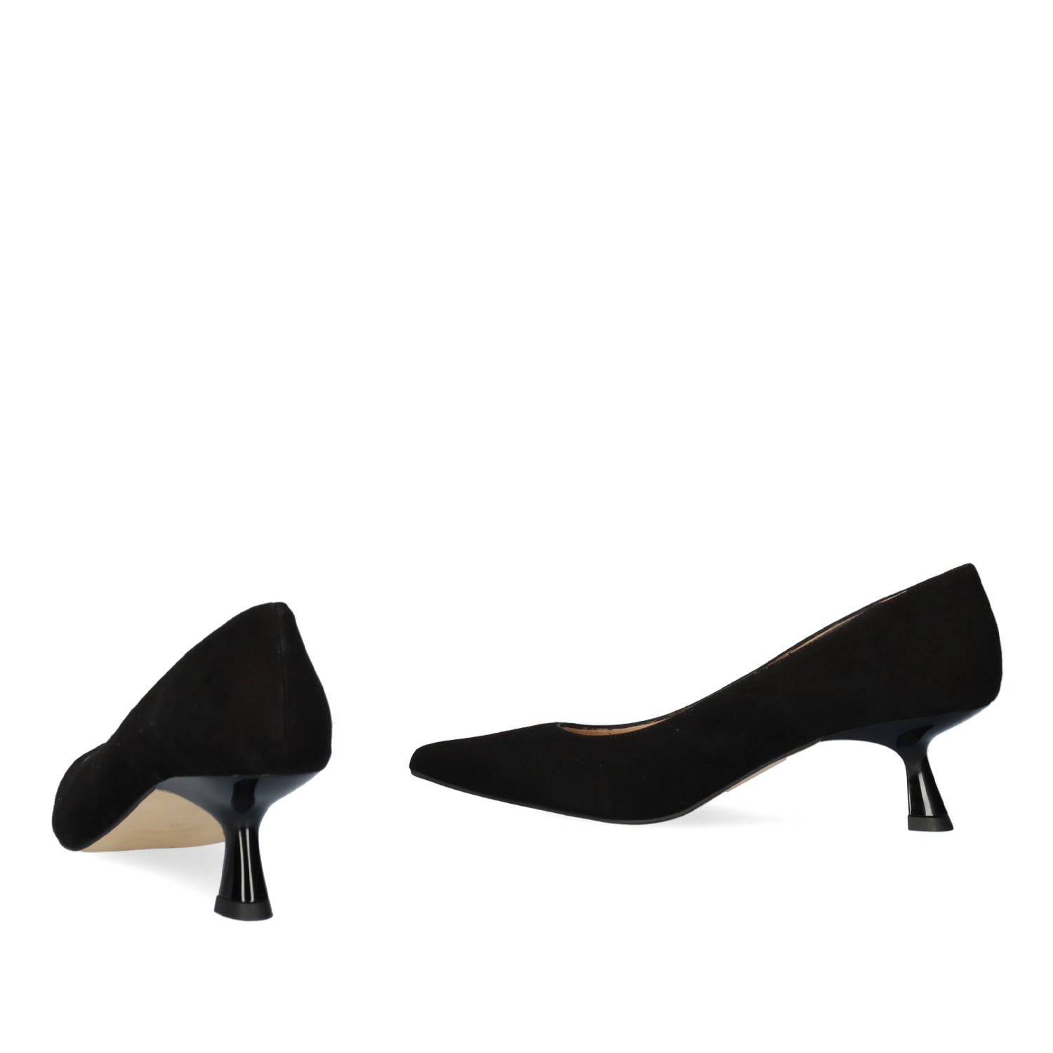 Heeled shoes in black suede 