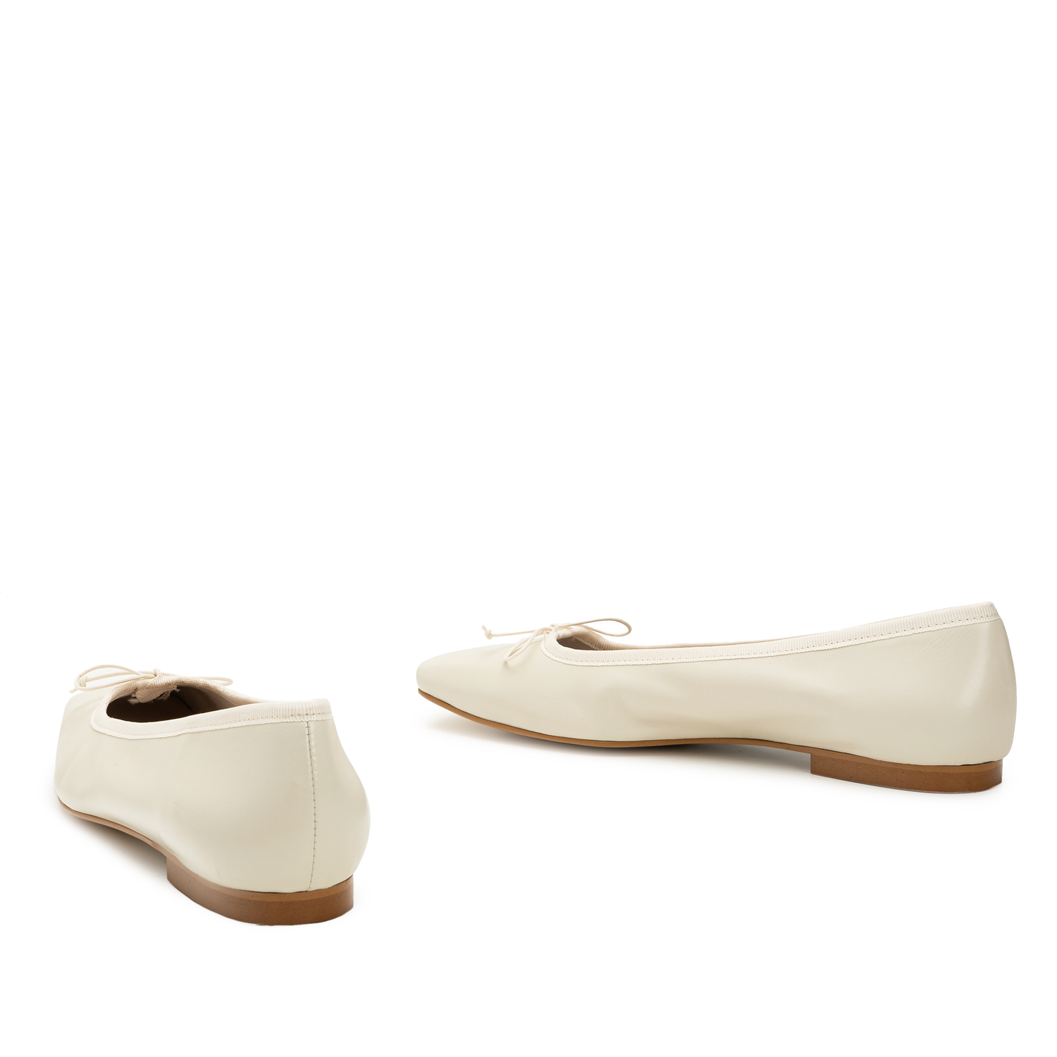 Ballerina Flats in Off White Leather 