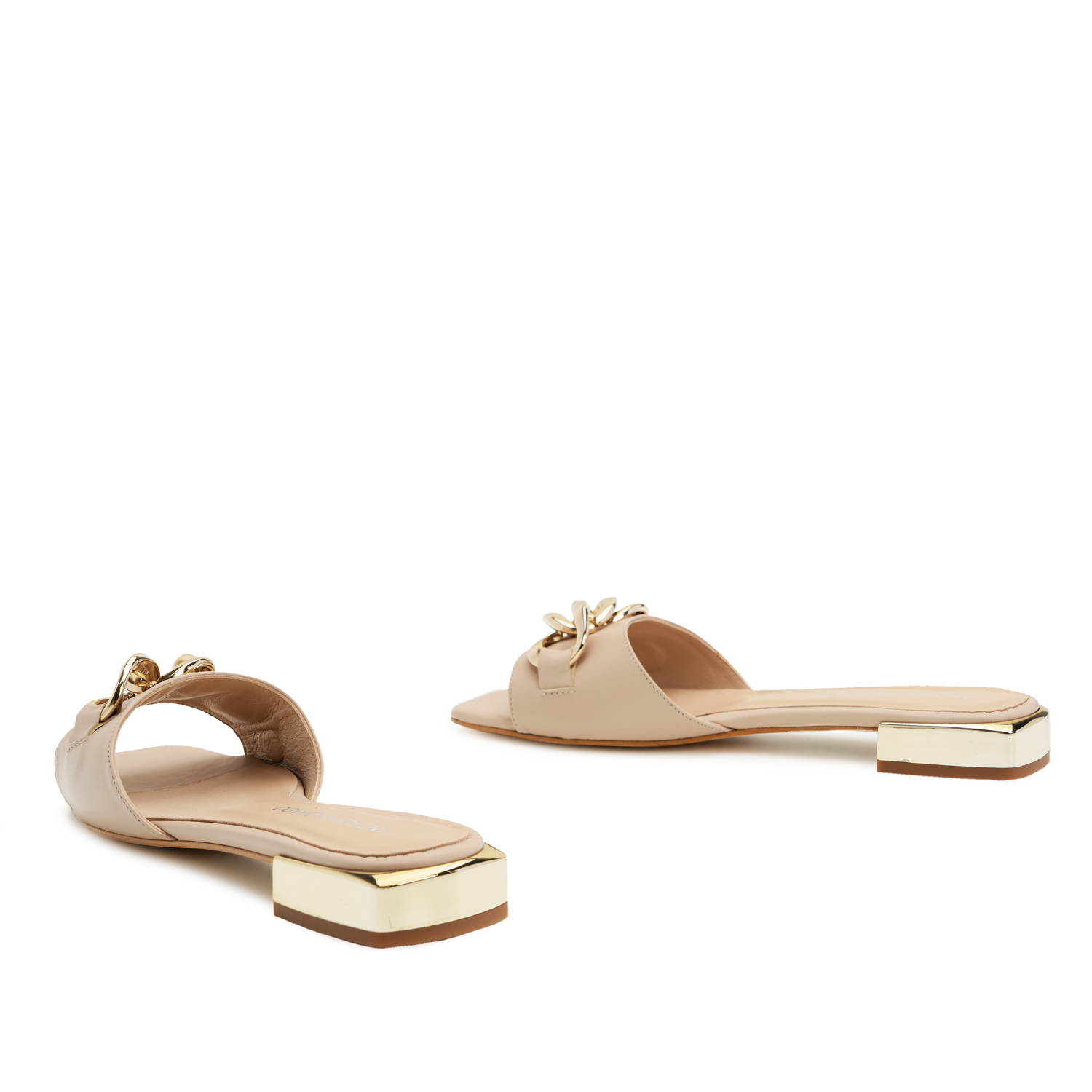 Flat Sandal in Beige Leather and Chain Detail 