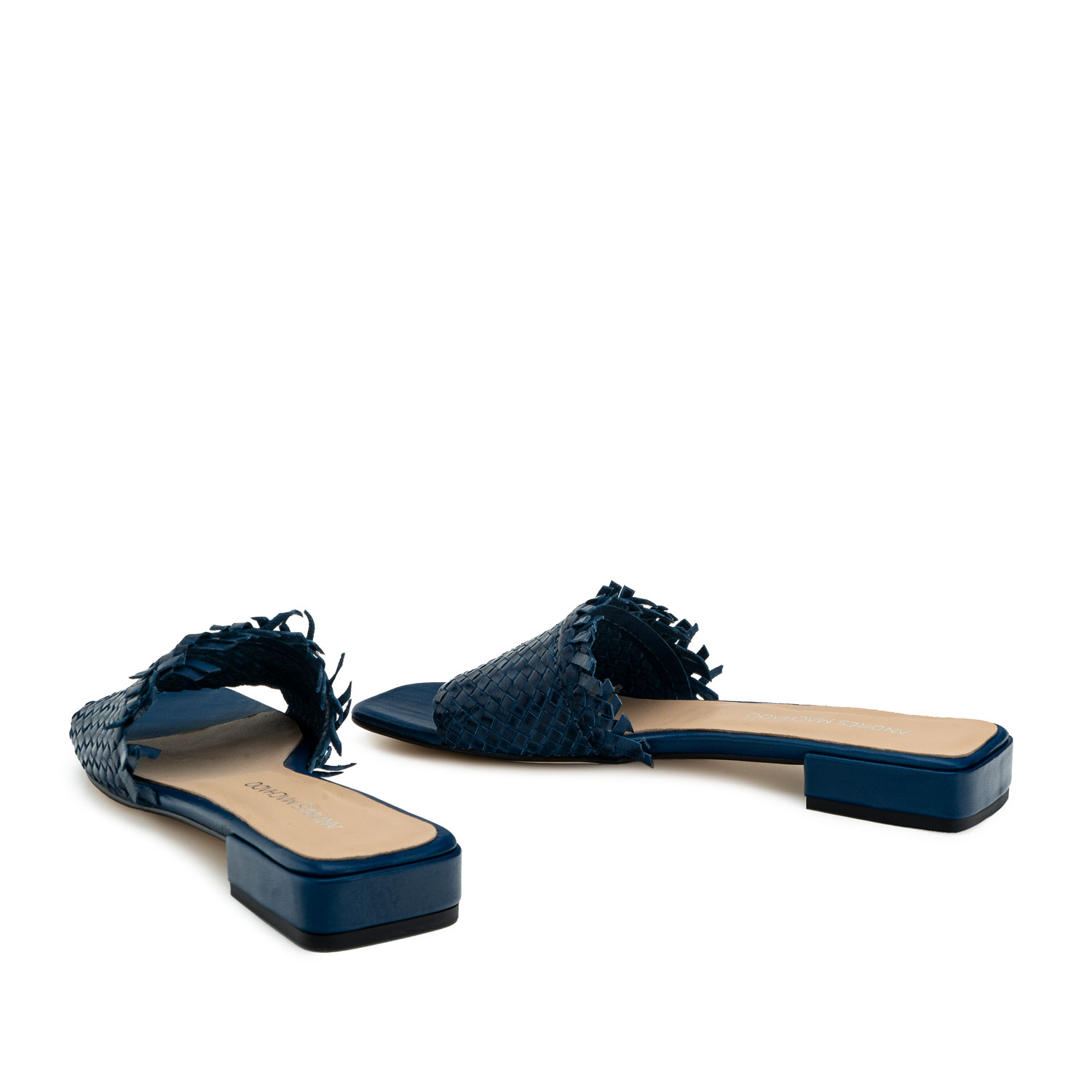 Sandale en cuir tressée bleu marine 