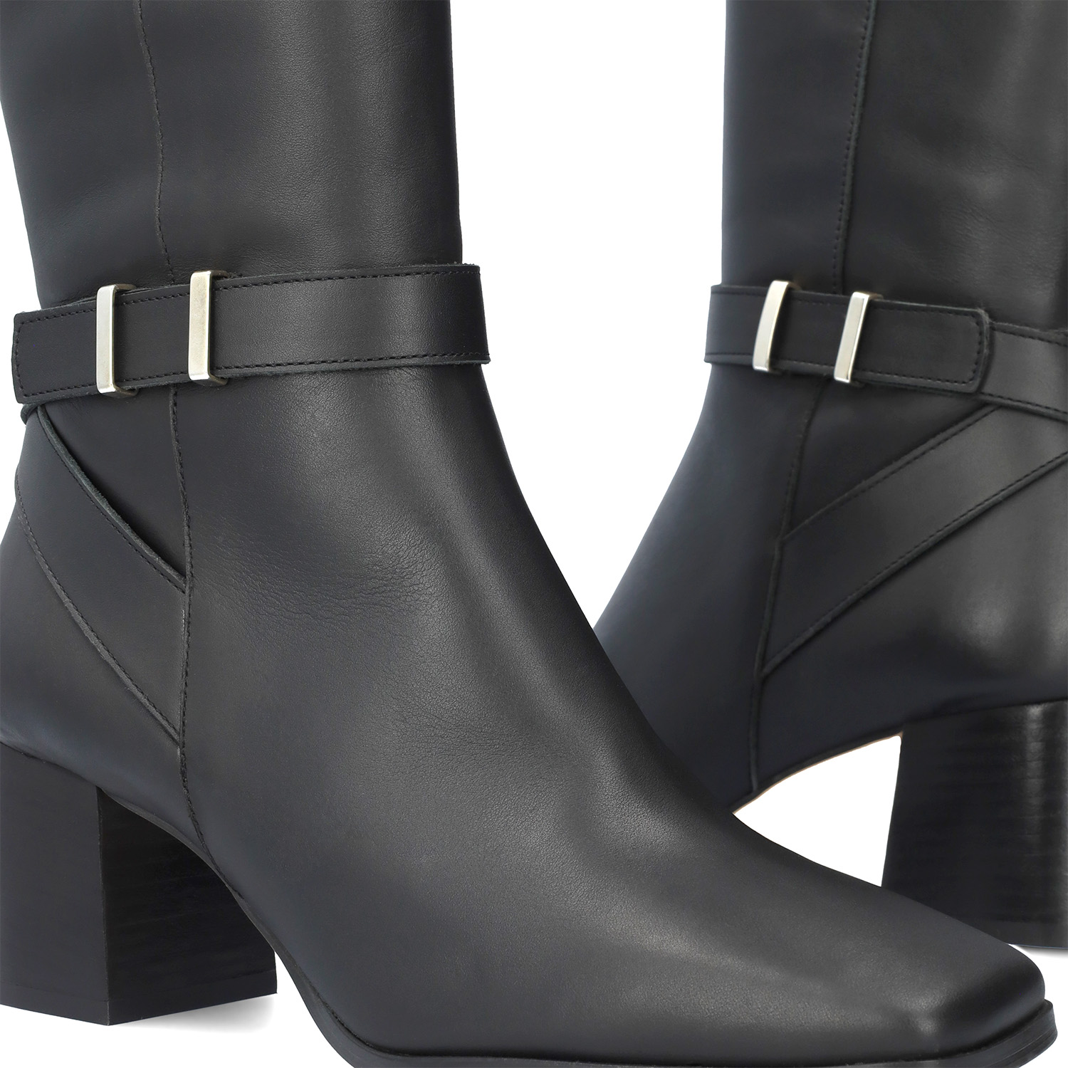 Botte haute en cuir noir 