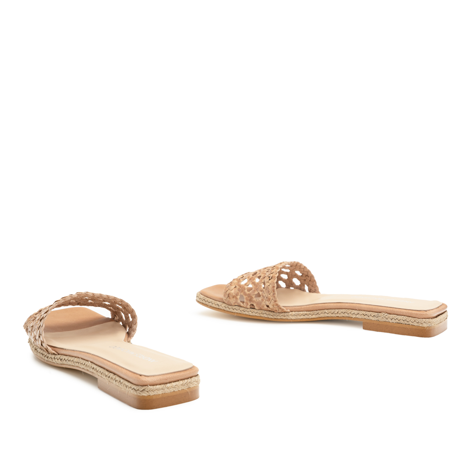 Flat Sandals in Beige Braided Leather 