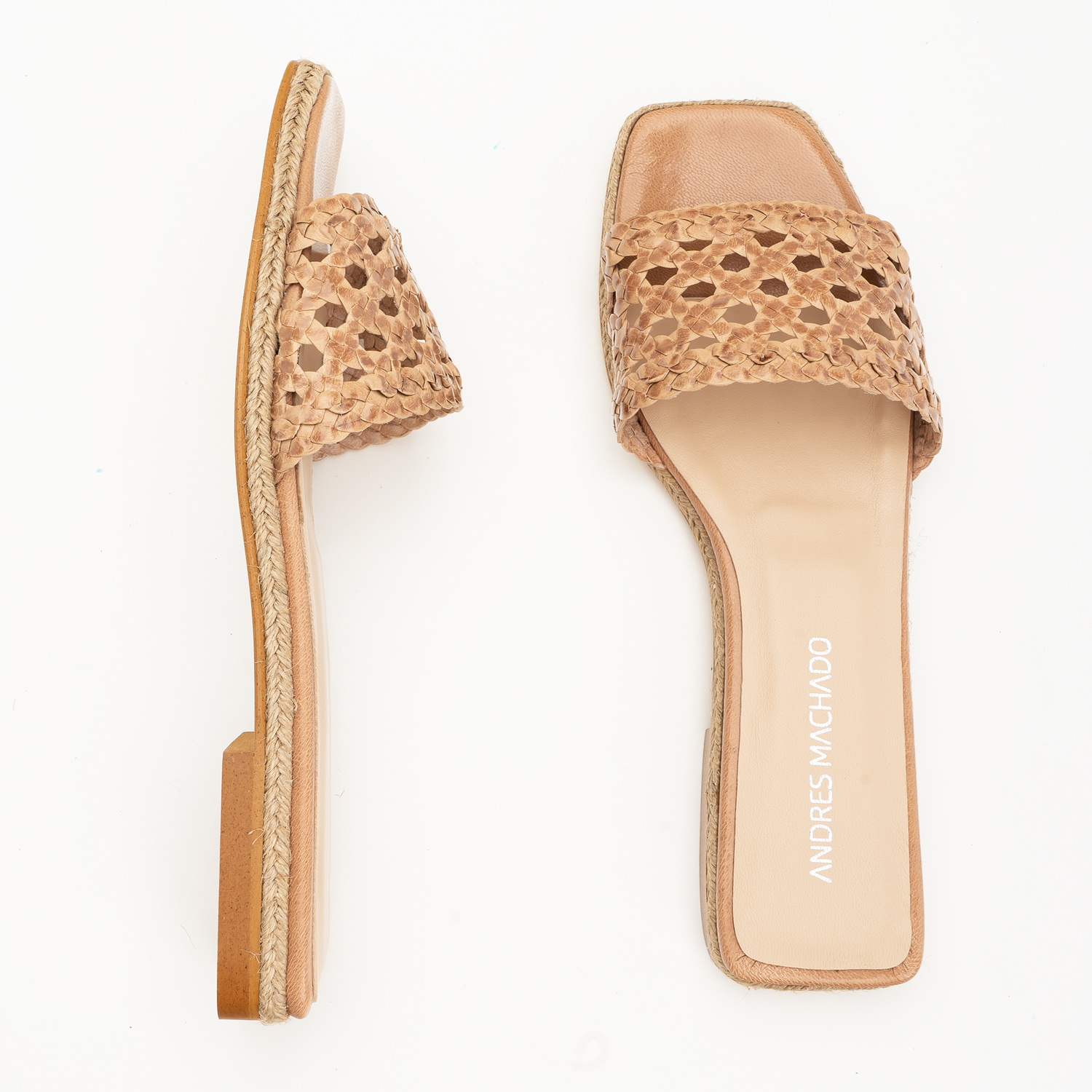 Flat Sandals in Beige Braided Leather 