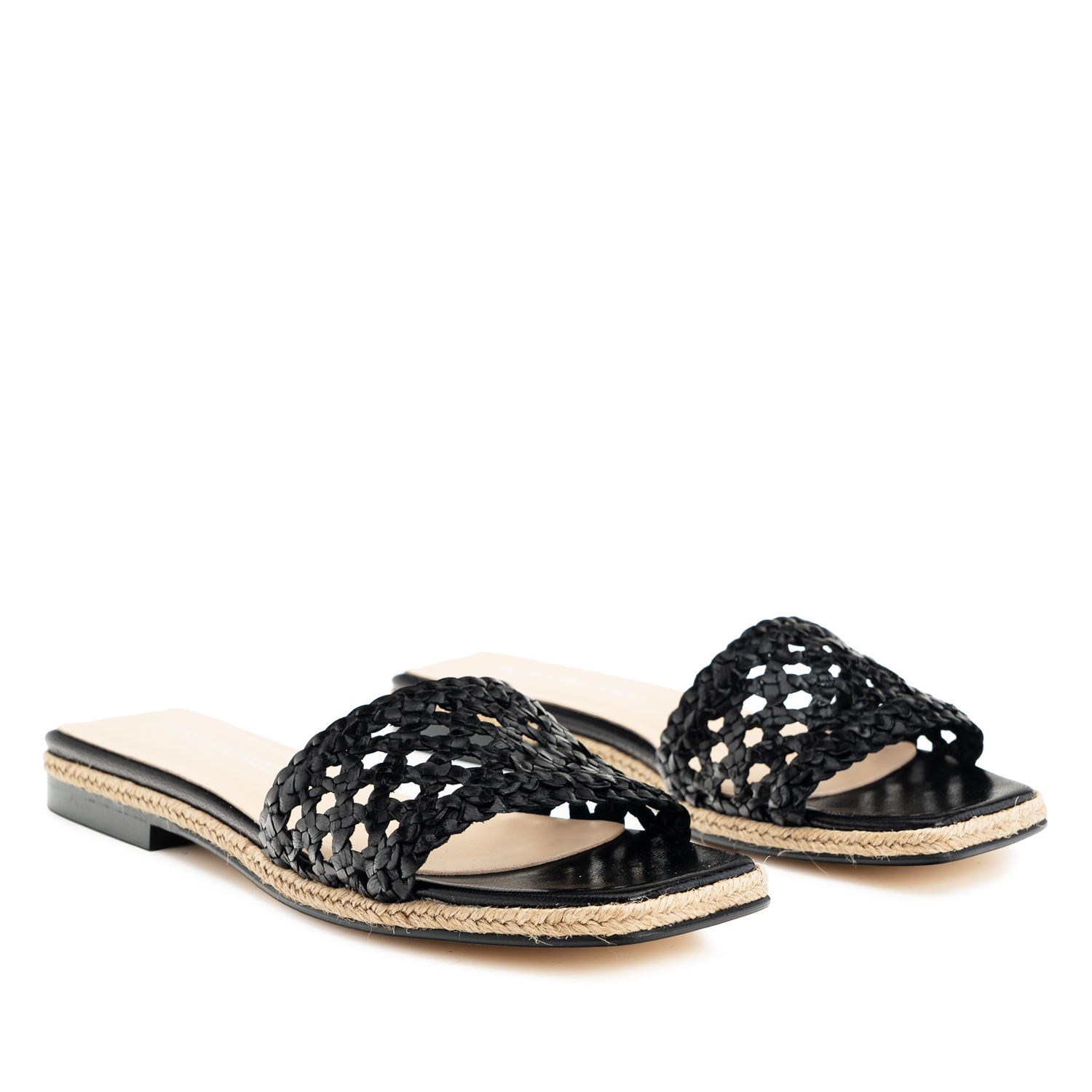 Flat Sandals in Black Braided Leather 