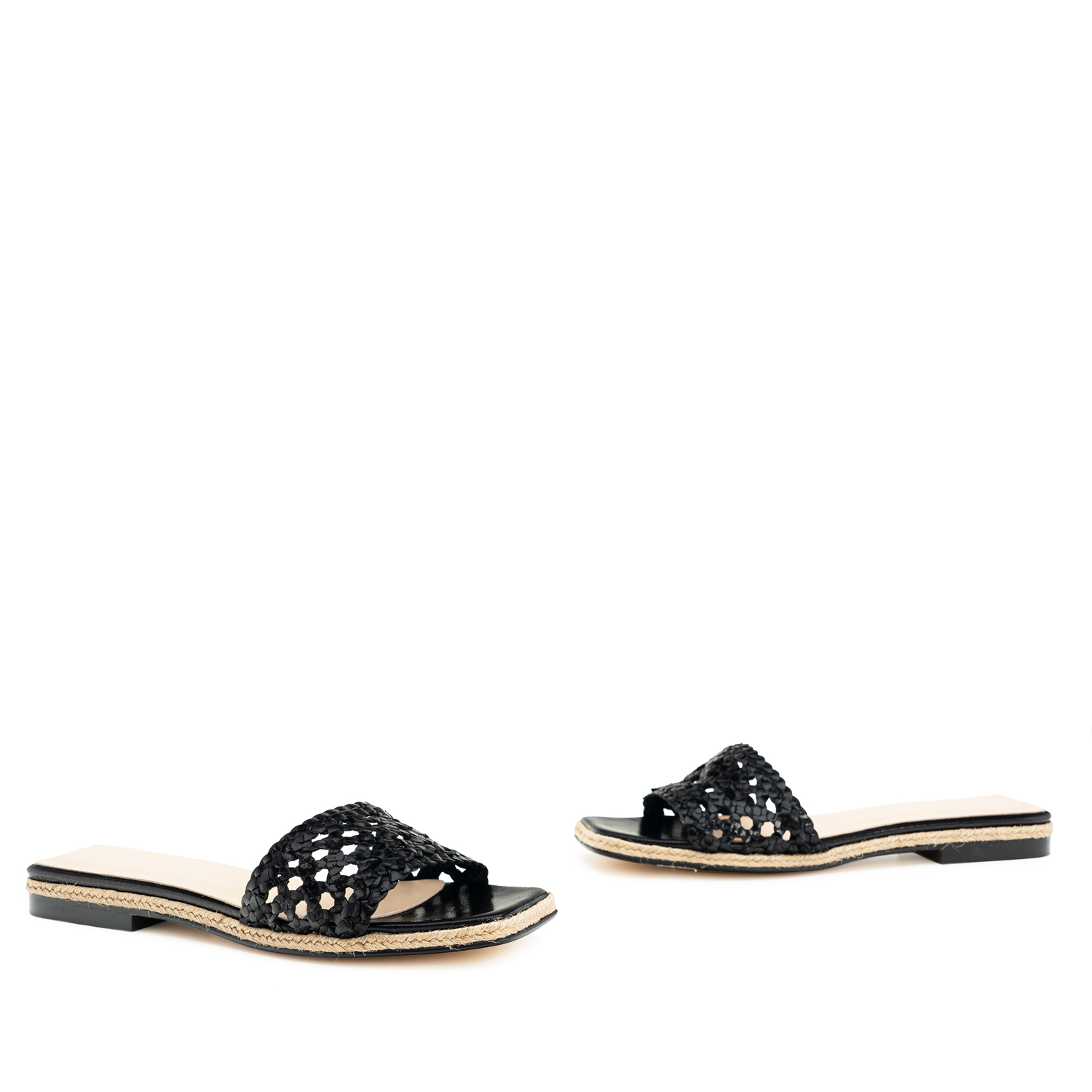 Flat Sandals in Black Braided Leather 