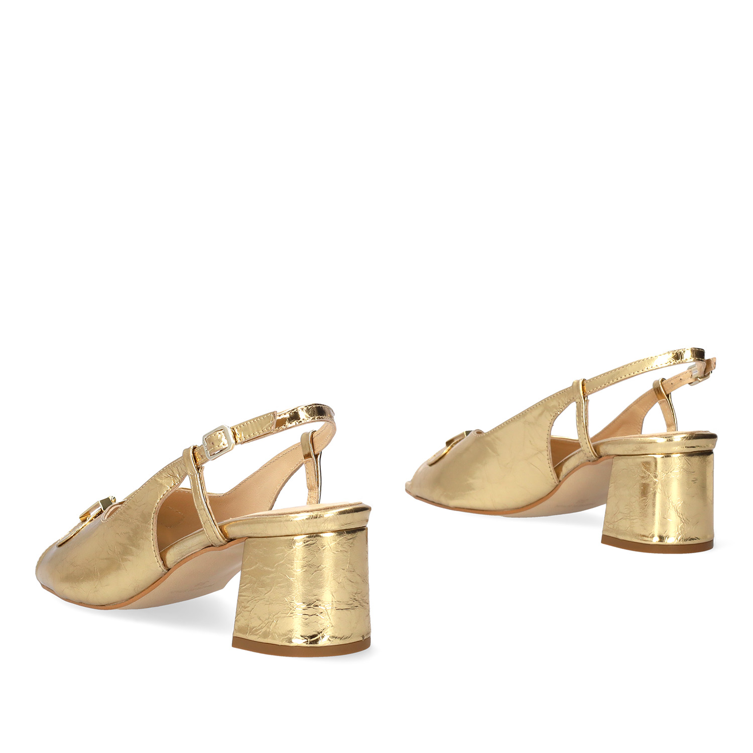 Heeled sandals in golden leather 