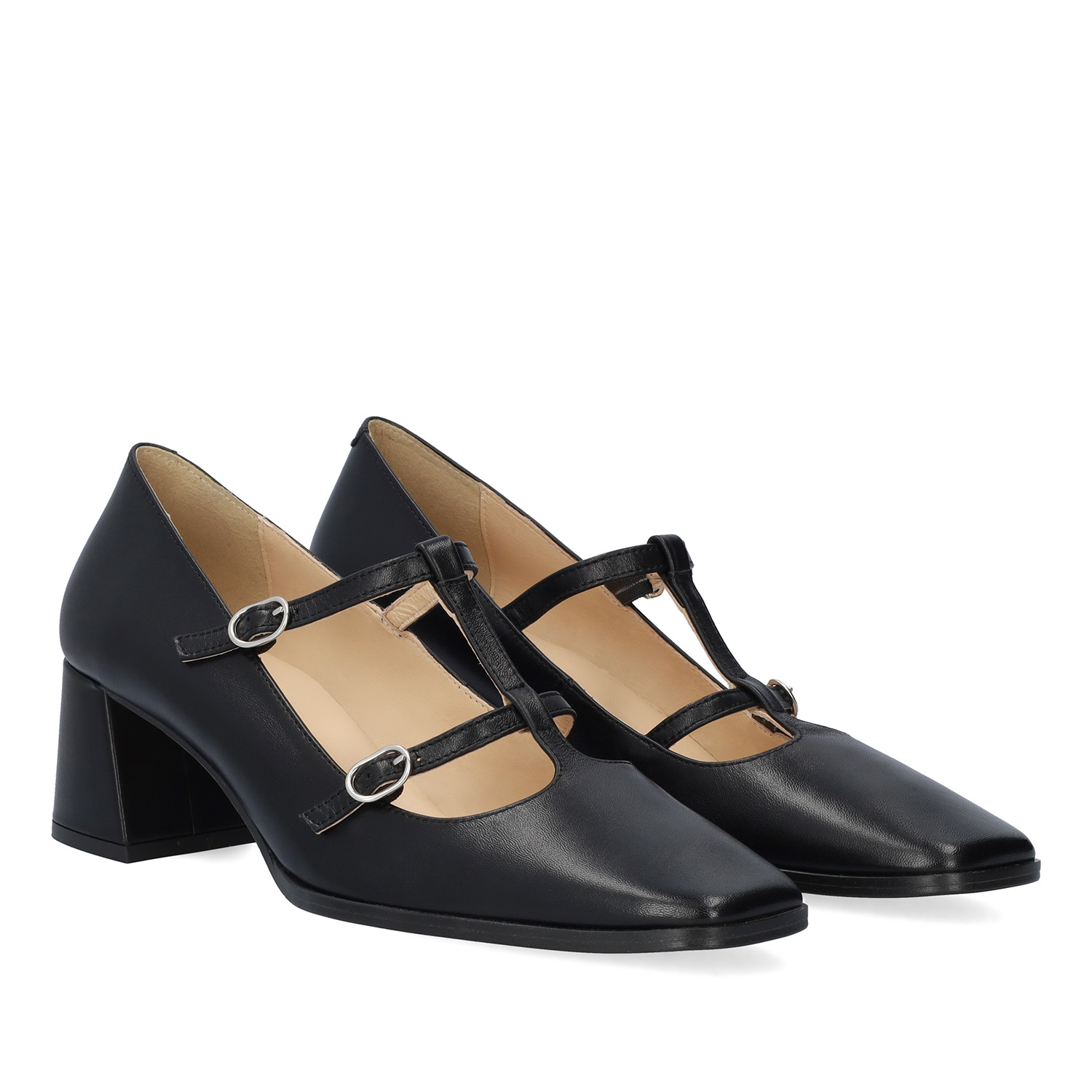 Court black leather heeled shoes. 