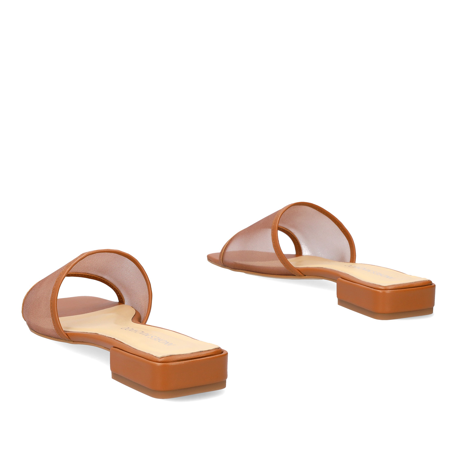 Sandale plate en cuir marron 