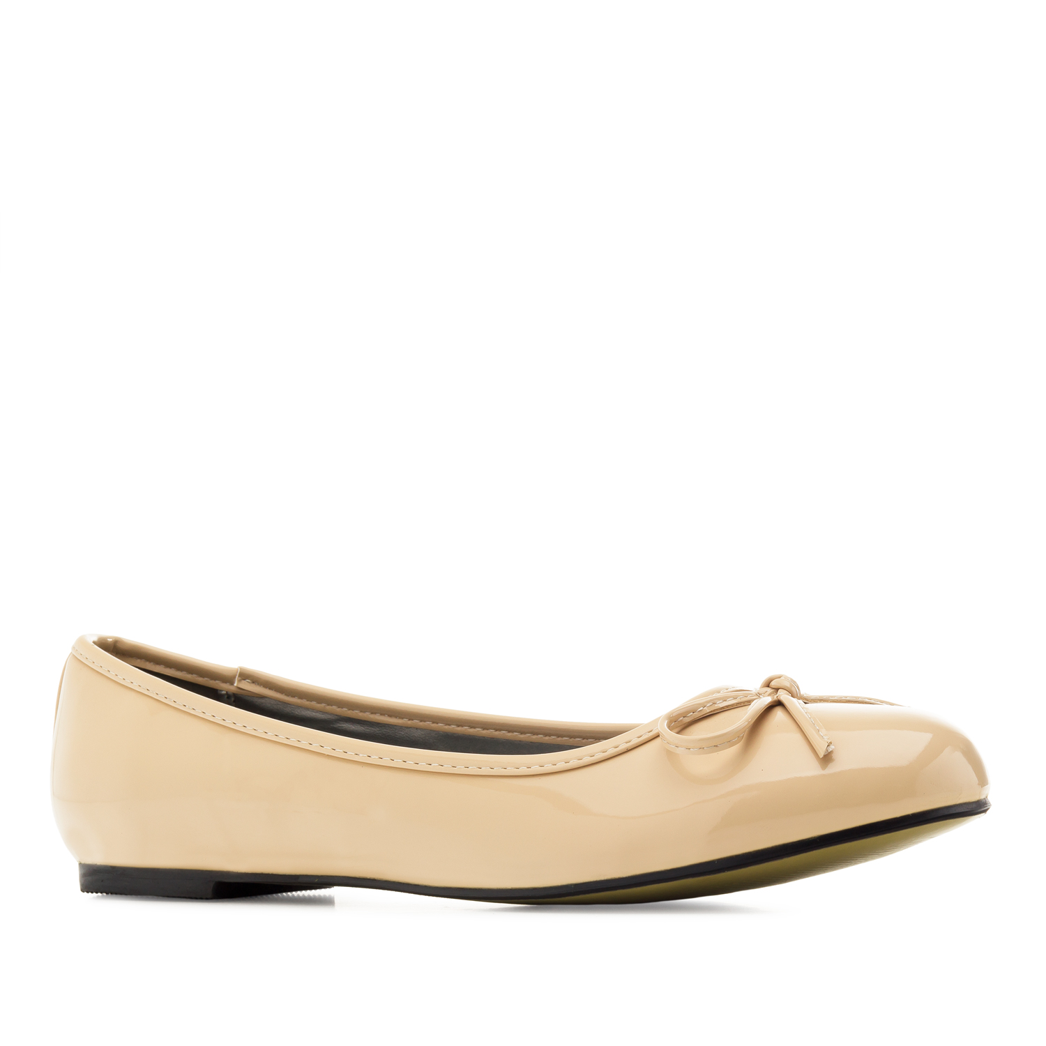 Beige faux-patent leather Ballerinas with bow. 