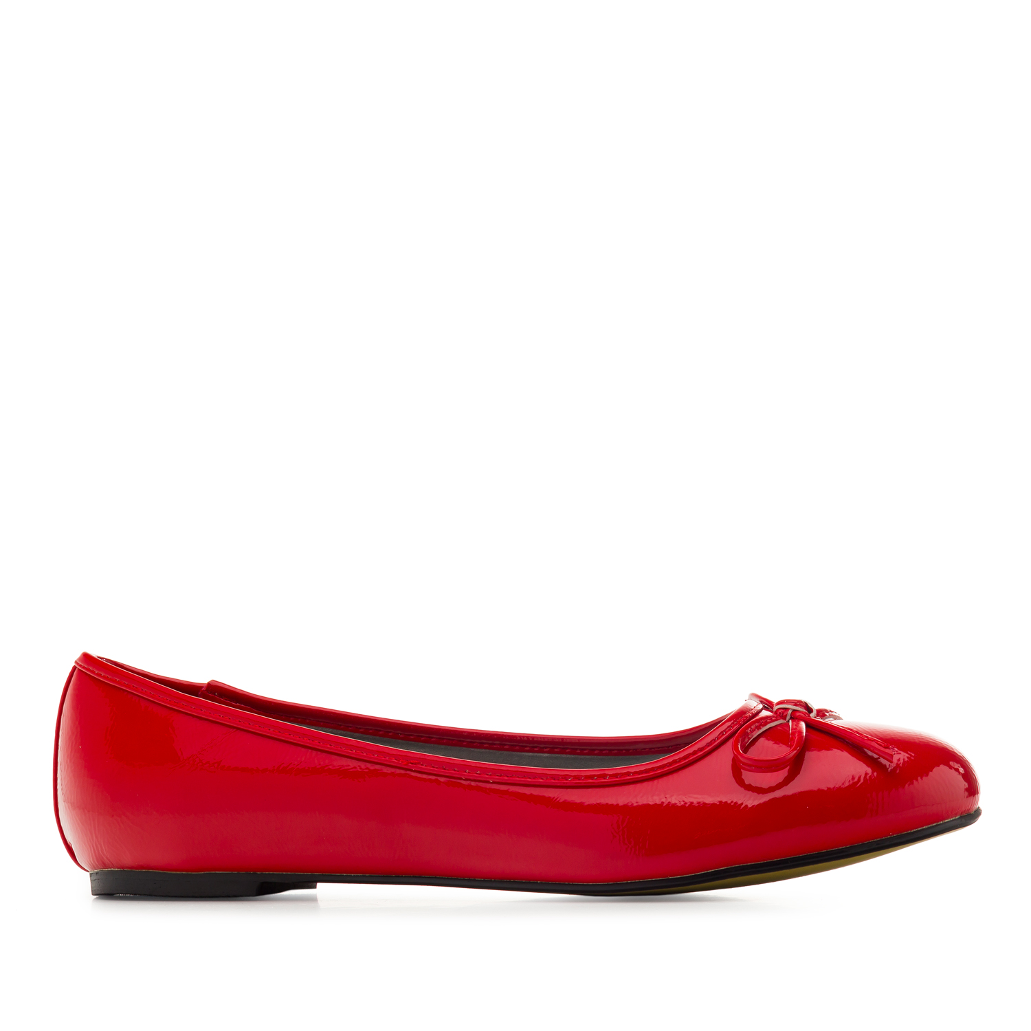 Red faux-patent leather Ballerinas with bow. 