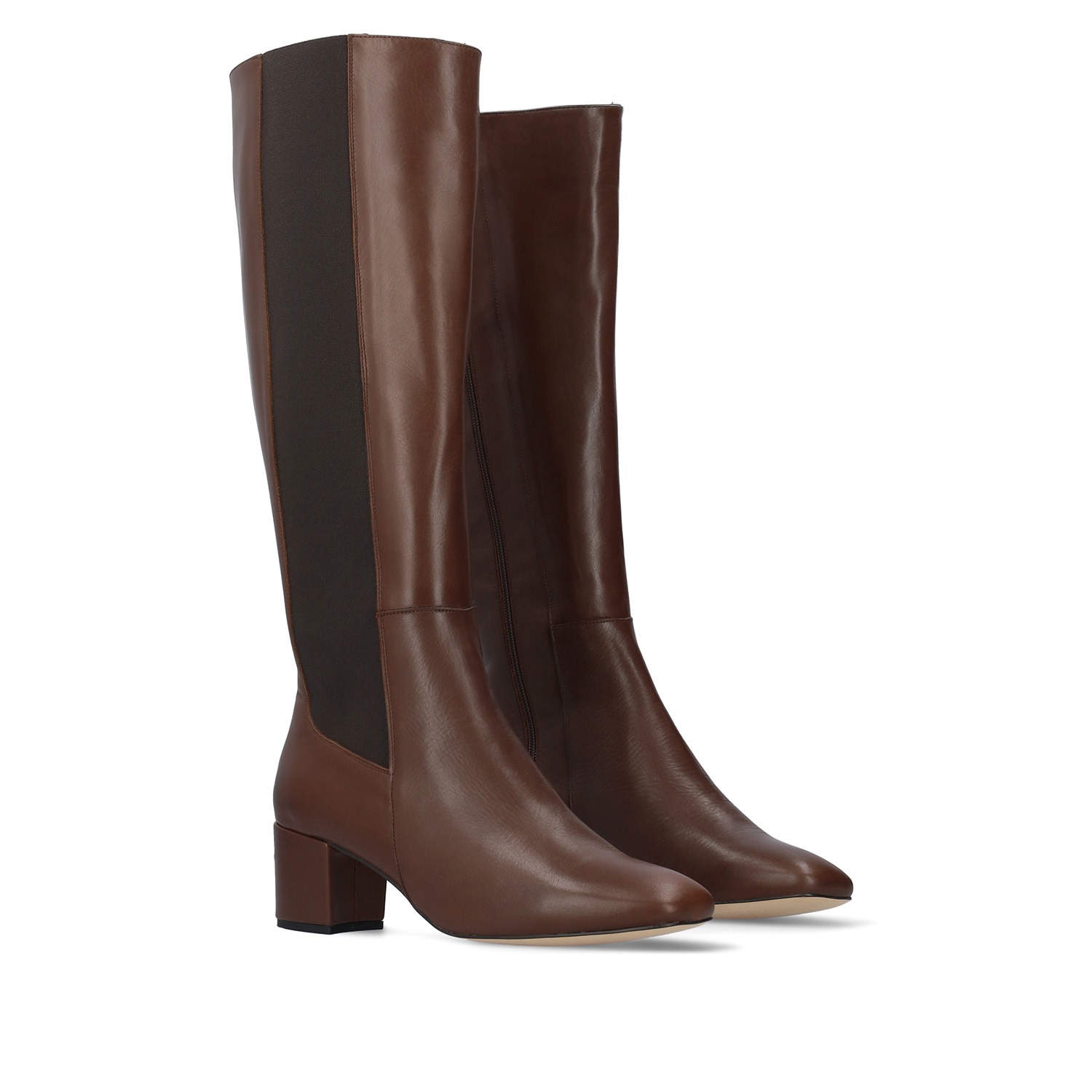 Knee-high boots in brown coloured leather 