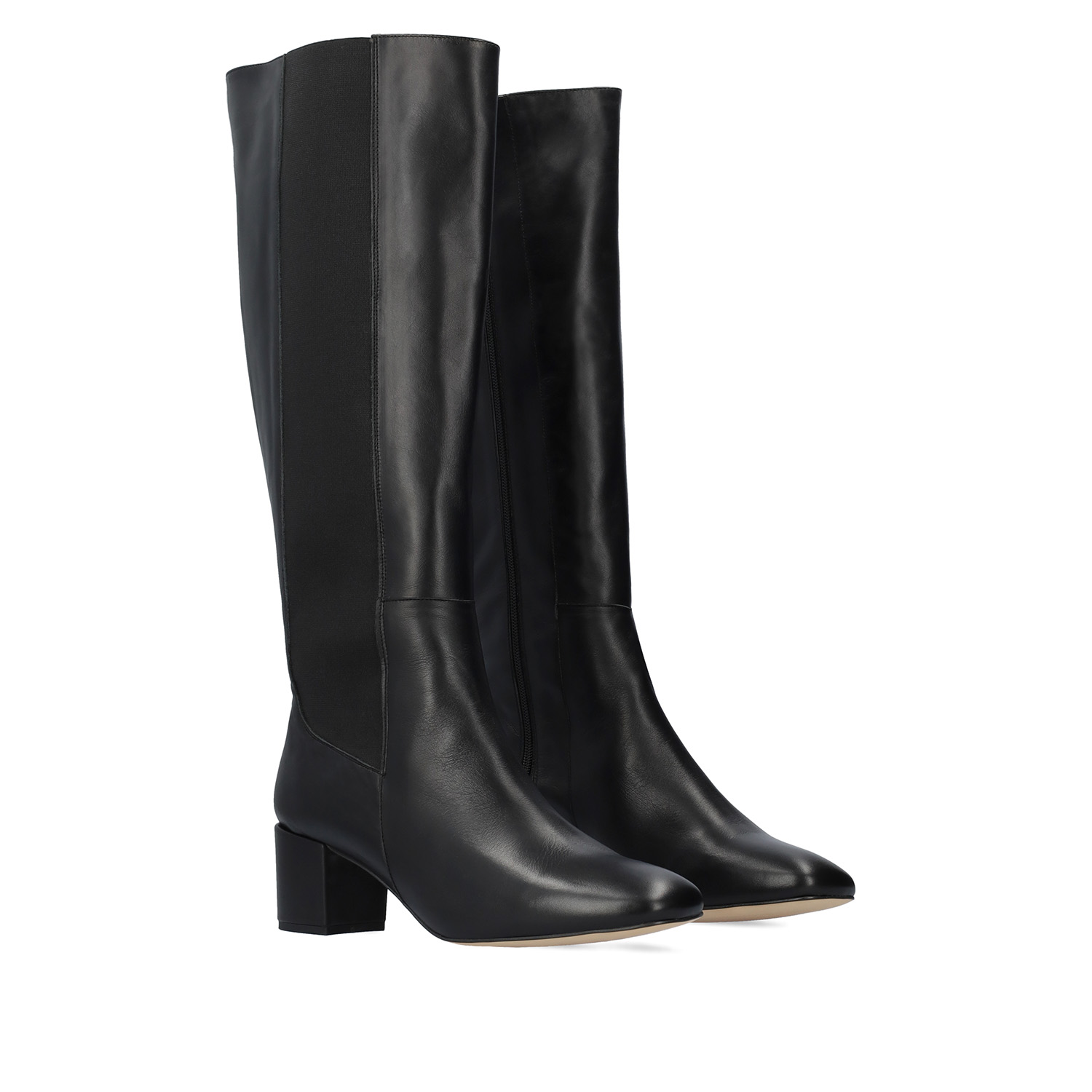 Knee-high boots in black coloured leather 